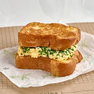 Sanduche de Ensalada de Huevo