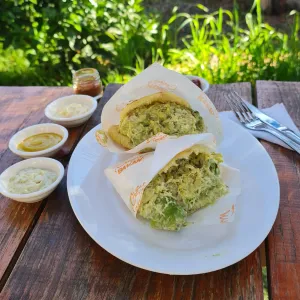 Porción Arepas reina pepiada
