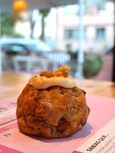 Crumbl Cookie  Pan de Pascua