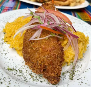 Arroz a la huancaína con milanesa de Seitan