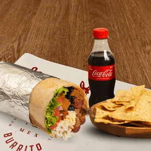 Burro bravo + bebida + nachos