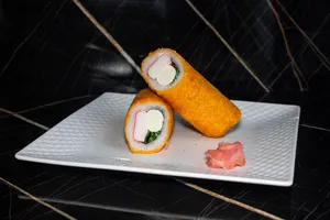 Handroll kanikama, cebollin, queso crema