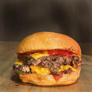 American Cheese Burger + Papas LFC