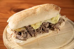 Sandwich Mechada Luco