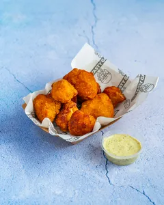 Coliflor Apanado con Salsa Tasty