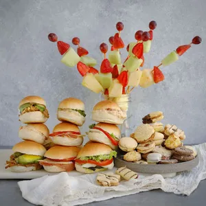 Pack Brioche + Brochetas fruta + Galletitas surtidas