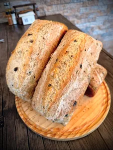 PAN MOLDE BLANCO CON ACEITUNAS 100% MASA MADRE