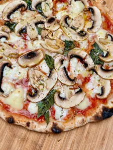Pizza Champiñón Cabreado Mediana 32 cms
