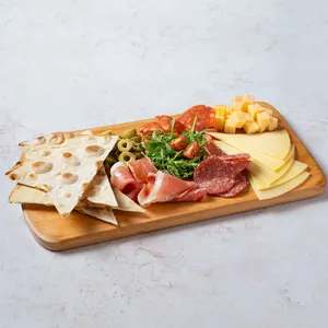 Tabla De Quesos Y Embutidos