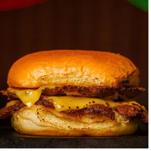 Cheese Smash Burger + papas fritas