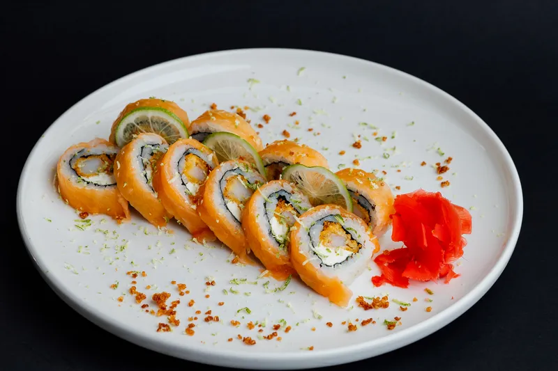 Salmon Aburi Roll