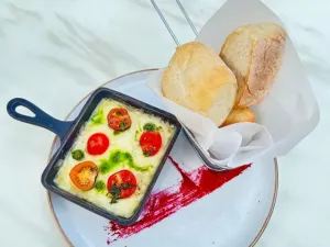 Fondue de Provolone Tomate Pesto