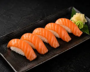 Nigiri de Salmón Premium (5 Unidades)