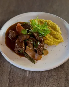 Pastelera de choclo con Lomo Saltado