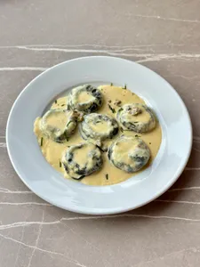 Sorrentinos de salmón ahumado con toques de pulpo