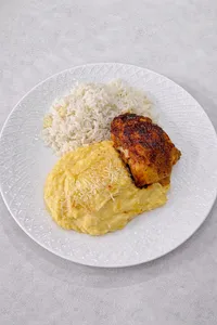 Puré casero con pollo al horno