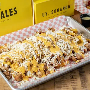 Salchipapa 4 Carnes+(Gratis)Picada bollo