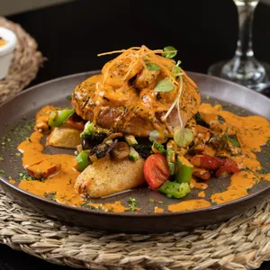 Atún en salsa de chupe de camarón