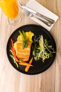 Salmón a la plancha con Pastelera