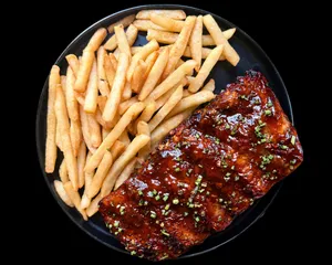 Korean BBQ Ribs XL (420 g aprox )  + Papas Fritas