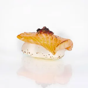 Nigiri Salmon Flameado (2 Unidades)