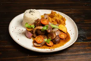 Lomo saltado