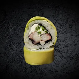 Tako roll - (pulpo, queso crema, cebollín)