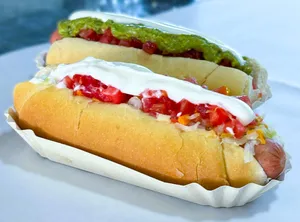 2 x HotDogs