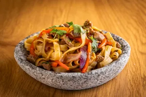 Tallarin Saltado Nikkei