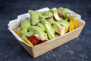 Tostones con Chorizo Parrillero & Salsa de la casa