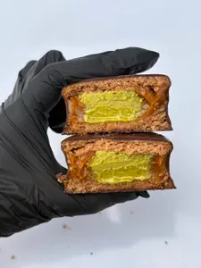Alfajor Manjar - Pistacho de 5 cm