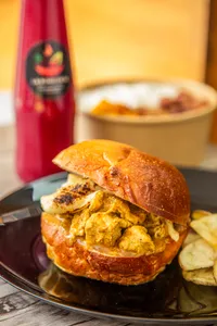 Sándwich Pollo al Curry