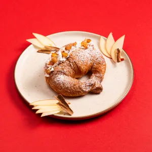 🍎🥐 Medialuna Cinnamon Apples