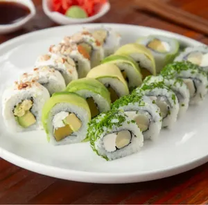 Combo Promo 30 Piezas Vegetariana + entrada /arrollados p., arrollados j/q o spring roll)