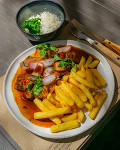 Atún Saltado Atún Saltado