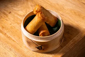 3 Und Spring Rolls