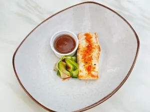 Esturion avec Demi Glace de pescado