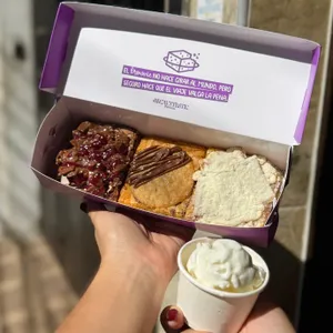 Caja x 3 brownies especiales con helado