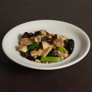 Pollo con Algas y Champiñones