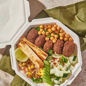 Ensalada Palmitos y Falafel