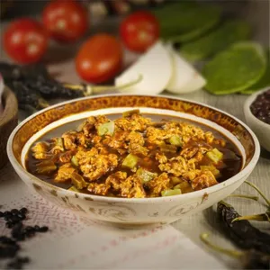 Huevos en Salsa Pasilla (3 piezas)