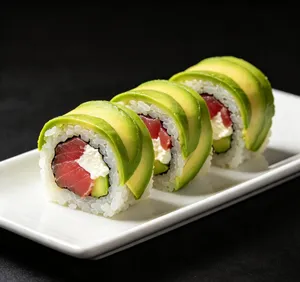 Maguro Chesse Roll
