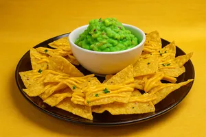 Nachos con guacamole