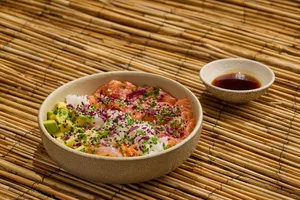 Donburi de Salmón (Bowl)