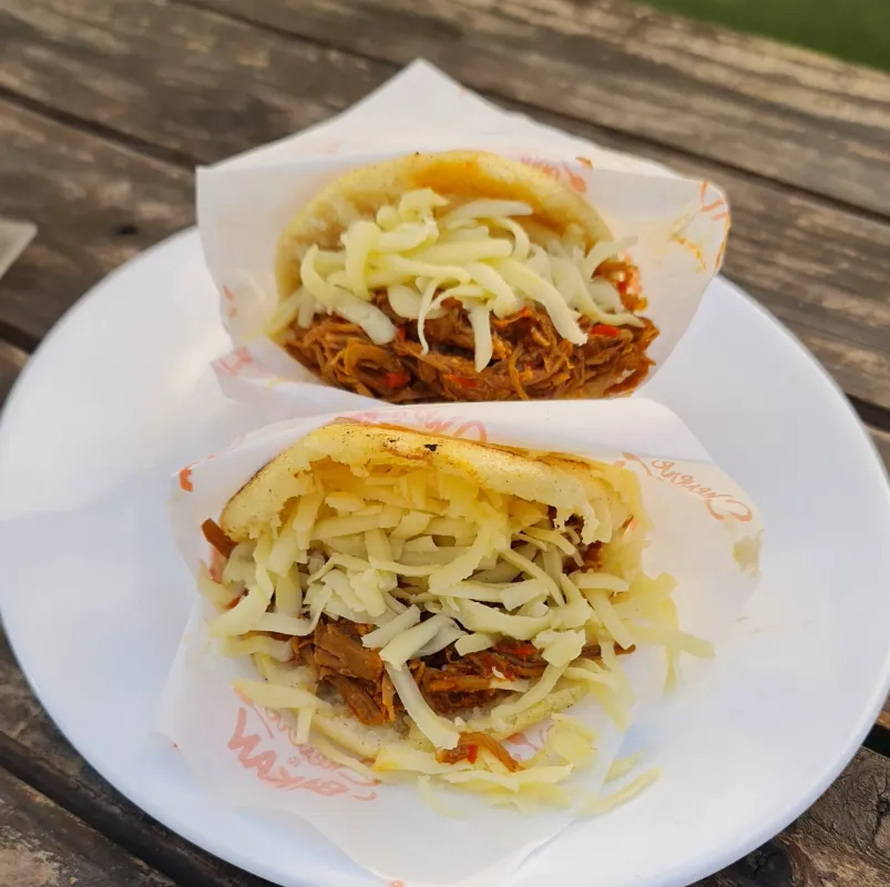 Porción Arepas pelúas