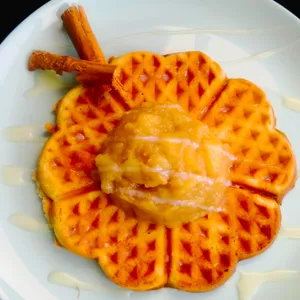 Waffle manzana canela