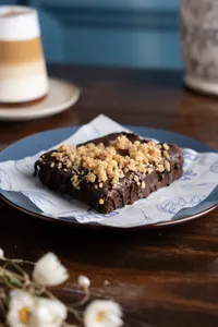 Desayuno Dulce EU (Brownie, Blondie o Profiterol) + Café