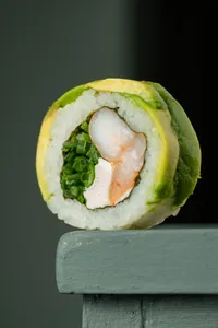 10 cortes camarón furay/queso crema/cebollín (env palta)
