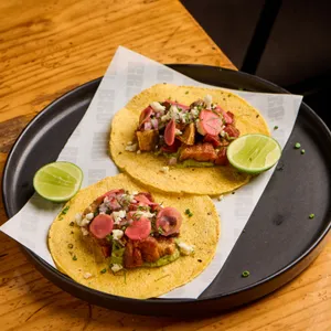 TACOS DE CHICHARRÓN