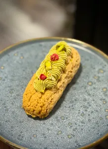 Êclair pistacho frambuesa